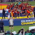 POLÊMICA: Durante comemoração de vitória da Espanha na Copa do Mundo atitude da seleção Argentina gera reação no mundo todo; VEJA VÍDEO