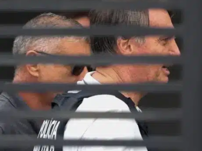 Imprensa faz a conta de visitas a Bolsonaro mas não informa que são de médicos e barbeiro