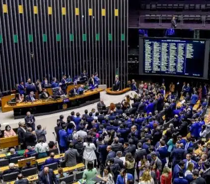 No momento, você está visualizando PT vota contra PEC que pode reduzir o IPVA em até 75%; proposta avança na Câmara e divide parlamentares