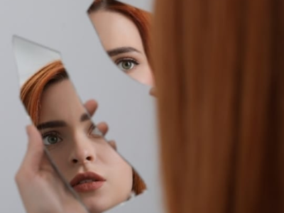 Transtorno de múltiplas identidades existe? Veja o que a ciência sabe. Associado a traumas na infância, o TDI) provoca rupturas na memória e na percepção de si mesmo. Entenda