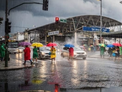 Tempestades avançam para 3 estados; veja onde vai chover forte