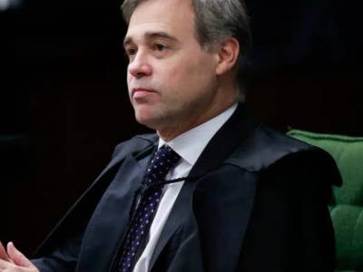 Urgente: André Mendonça restringe mais ainda acesso ao inquérito do INSS e deixa cúpula da PF irritada