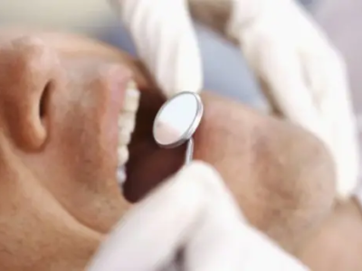 Uso de canetas de Ozempic pode afetar a boca? Veja os impactos nos dentes e no hálito