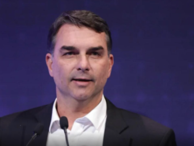 Tarifaço de 25% daria vitória política a Lula, diz Flávio Bolsonaro