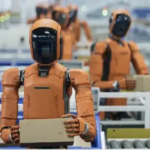 Xiaomi coloca robôs humanoides para trabalhar em fábrica e resultado impressiona; veja o que eles já conseguem fazer