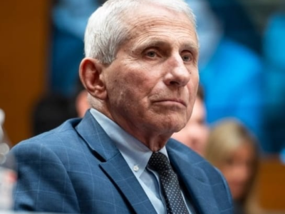 Veja aqui como Dr. Fauci, principal conselheiro do ex-presidente Biden (EUA), mentiu sobre as vacinas para COVID-19. Estados vão processá-lo, apesar do perdão preventivo por crimes federais de 2014 ao início de 2025. Ou seja, Biden também devia saber