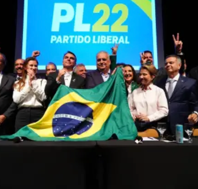 No momento, você está visualizando A surpreendente escolha de vice de Flávio arrasta Lulinha e Marcola de vez para o ringue eleitoral; VEJA