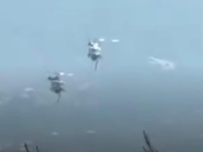 TRAGÉDIA: Em combate à incêndio na Grécia, dois helicópteros colidem e imagens impressionam; VEJA VÍDEO