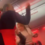 Briga no ar: passageiros são retirados pela polícia após voo ser desviado para Bruxelas; VEJA VÍDEO
