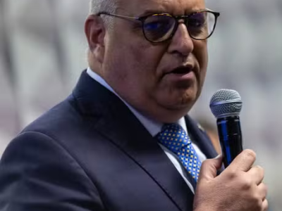 Vice de Flávio Bolsonaro é investigado pela PF e nega acusação de estupro: “Estou implorando, façam o exame de DNA”