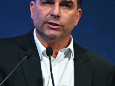 Flávio Bolsonaro anuncia 47 apoios ao Senado; veja quais são os nomes