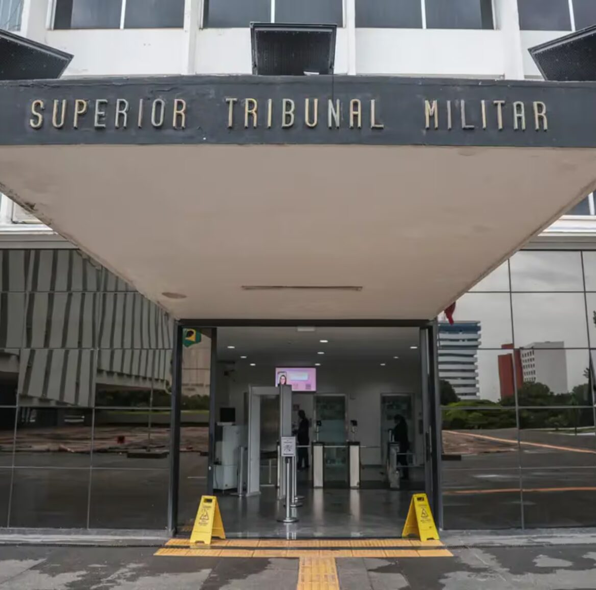 No momento, você está visualizando Tenente do Exército perde o posto e a patente após transmissão intencional do HIV, ENTENDA