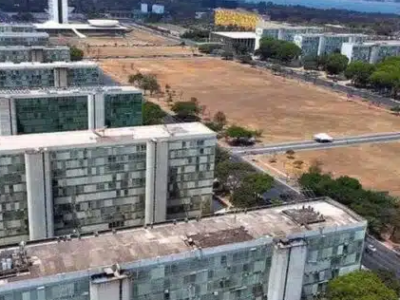 Supersalários: 67,3 mil servidores receberam valores acima do teto salarial em 2025