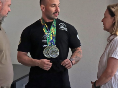 Atleta de Marília, Matheus Guru, conquista vice- campeonato e duas vagas para o Pan- Americano de Powerlifting. Agora se prepara para competição internacional. Confira!
