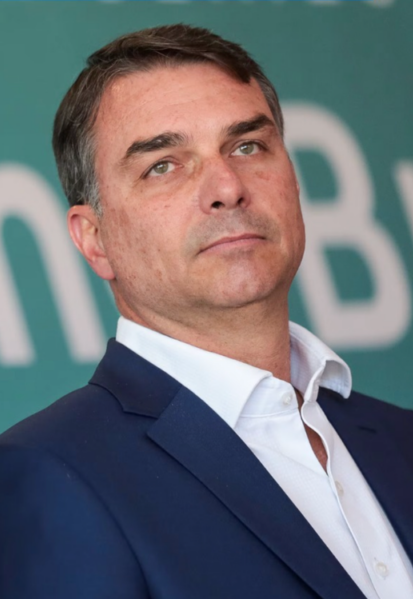 No momento, você está visualizando URGENTE: Após ataque de hacker, Flávio Bolsonaro é desfiliado do PL e filiado a outro partido, ficando impedido de registrar candidatura à Presidência