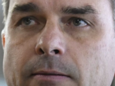 PF descobre quem filiou Flávio Bolsonaro ao partido Missão e aponta crime na ação; VEJA