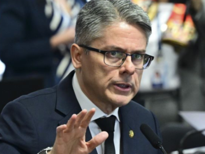 Família de Alexandre de Moraes sofre derrota na Justiça em ação contra senador