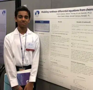 No momento, você está visualizando Aos 18 anos, jovem entra para o Guinness como o professor mais novo do mundo