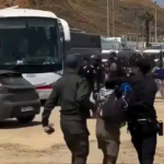 Marroquinos que voltaram para o país levaram surra da polícia, “voltaram?”; VEJA VÍDEO