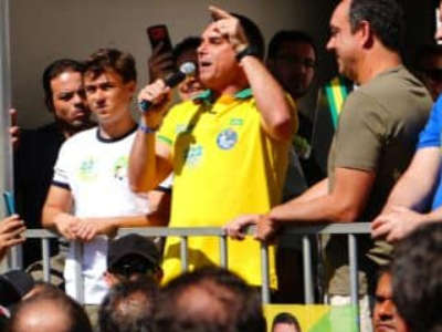 Flávio Bolsonaro diz que Centrão foi ameaçado para não apoiar sua candidatura, veja detalhes