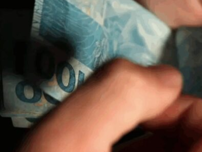 53% dos trabalhadores chegam ao fim do mês sem dinheiro