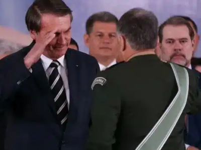 URGENTE: Cúpula militar do então governo de Bolsonaro trabalhava com STF para barrar presidente, diz ex-comandante da FAB