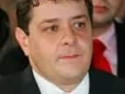 PF aponta que Lulinha e lobista tinham 20% de lucro previsto em “negócios” com o governo