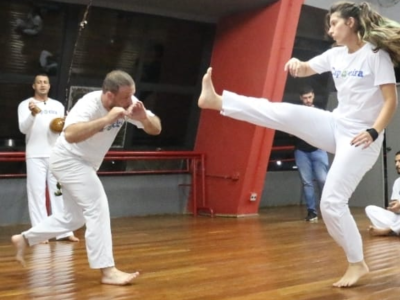 Projeto de capoeira da Unimar promove esporte, cultura e conquista várias medalhas em competições. Iniciativa no campus reúne acadêmicos de diferentes cursos