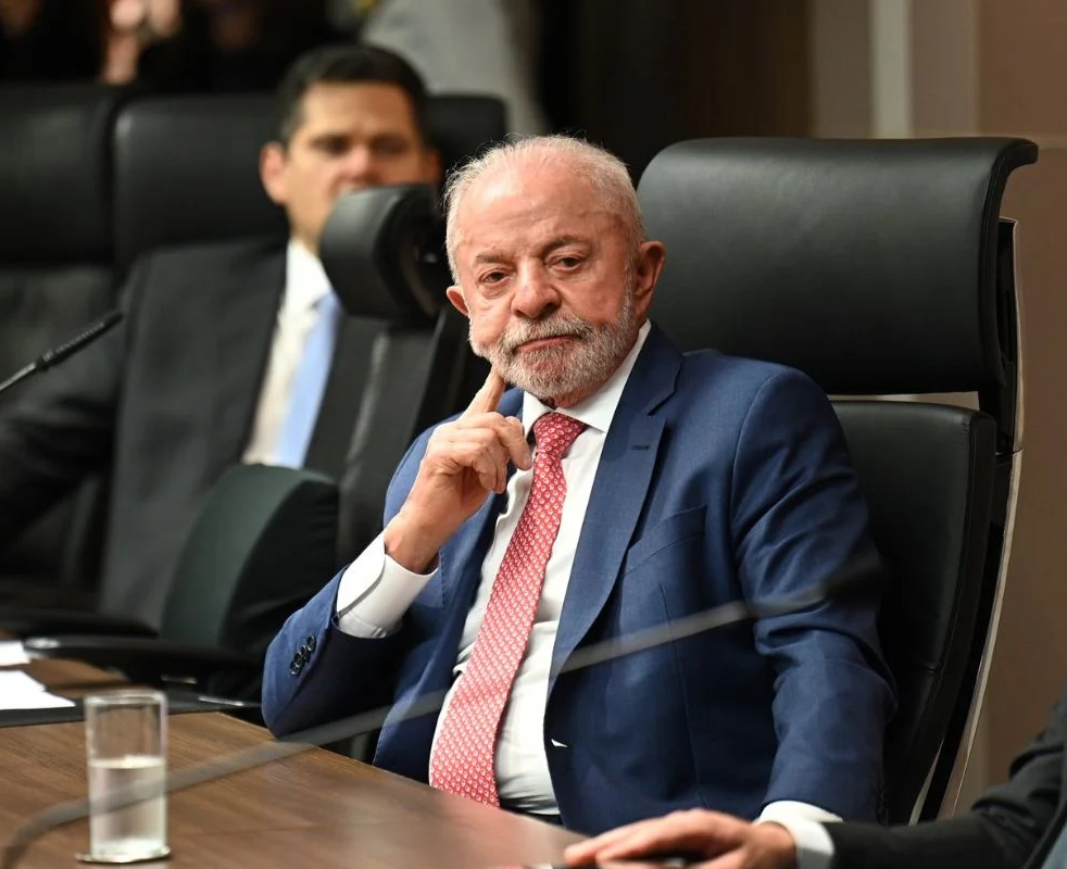 No momento, você está visualizando Planalto pressiona, mas senadores admitem votação da 6×1 após eleição