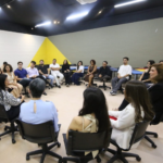 Acadêmicos lançam livro “Direito Unimar: Quando a Teoria encontra a vida real”. Obra apresenta expectativas, aprendizados e experiências construídas ao longo da formação jurídica