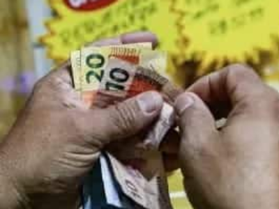 ALERTA NA ECONOMIA: confiança dos brasileiros cai e atingiu o menor nível desde a pandemia