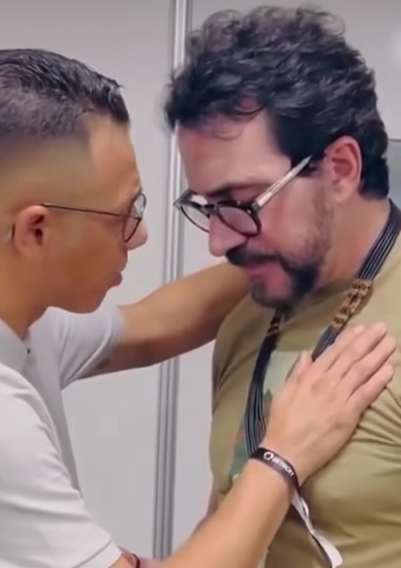 No momento, você está visualizando Padre Fábio de Melo vive momento emocionante ao receber oração de pastor em encontro religioso e momento viraliza nas redes; assista ao vídeo