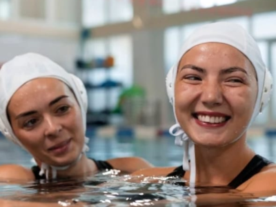 Acha que dor no joelho ou no quadril significa que precisa descansar mais? Nem sempre. Veja como praticar e intensificar exercícios físicos, mesmo com dores, vão trazer benefícios, segundo Guia Especial de Harvard