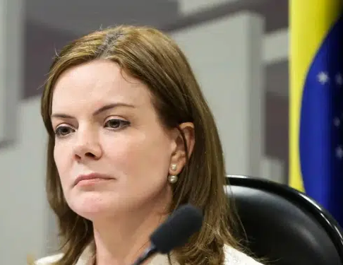 No momento, você está visualizando Fortuna: Gleisi Hoffmann lidera gastos com impulsionamento de conteúdos no Facebook