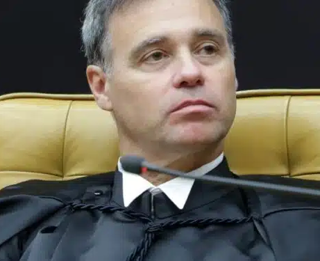 No momento, você está visualizando Mendonça deve contrariar PGR e manter investigações sobre Lulinha no STF