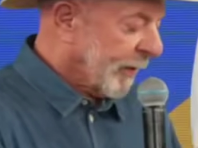 Lula pega o telefone para falar com Flávio Dino em evento, mas algo inesperado acontece durante a ligação e viraliza; VEJA O MOMENTO