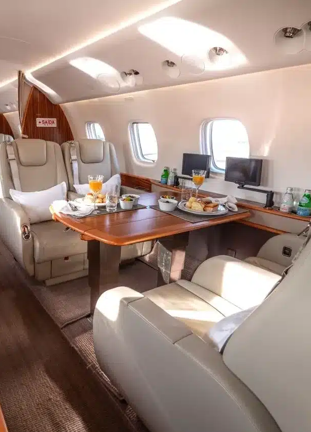 No momento, você está visualizando As aeronaves de luxo que Vorcaro ofereceu como pagamento à esposa de Moraes; VEJA
