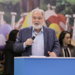 Caravana dos Smurfs: conscientização e cooperação marcam a passagem por Pompeia. São 37 turmas atendidas e projeto leva educação socioambiental para crianças. Confira