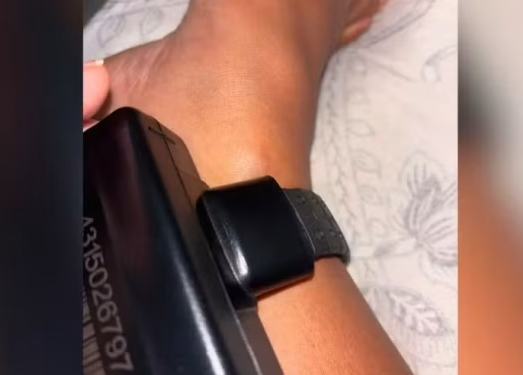 No momento, você está visualizando PRESA POR ENGANO: médica é detida em aeroporto e passa 19 dias usando tornozeleira