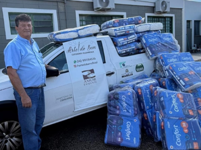 Grupo Arte do Bem antecipa doação anual com entrega de 7,5 mil fraldas ao Amor-Exigente. Adquirem com recursos arrecadados por meio da venda dos artesanatos produzidos pelas voluntárias
