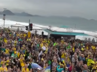 Ministro André Mendonça é ovacionado por multidão em Copacabana no 7 de Setembro. Veja as imagens