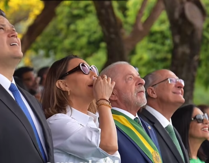 No momento, você está visualizando “Esse é o palanque do constrangimento”, dispara comentarista do UOL sobre o 7 de Setembro no Planalto durante evento com Lula; ASSISTA