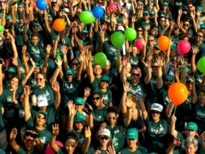 Caminhada Unimed reúne cerca de 1.500 participantes em uma manhã de saúde, solidariedade e bem-estar. Evento arrecadou mais de uma tonelada de alimentos, que foram destinados a entidades. Assista vídeo