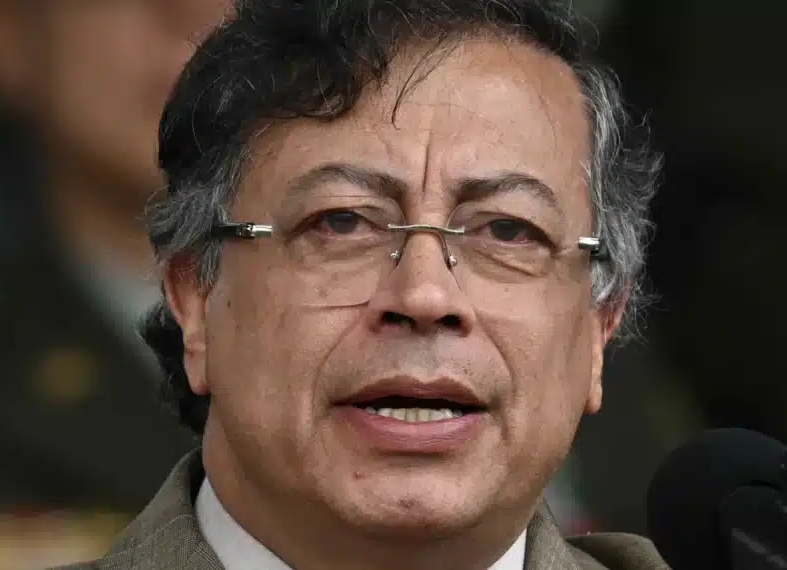 No momento, você está visualizando Avianca cancela passagens de Gustavo Petro após sanções dos EUA