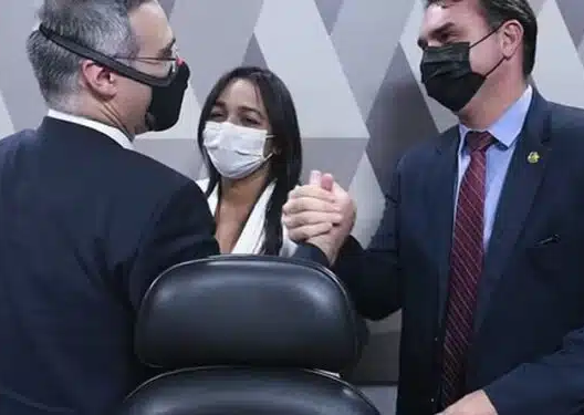 No momento, você está visualizando Flávio defende afastamento de Andrei da PF “grupo especial de Lula” teria sido desmascarado