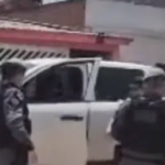 BOMBA: carro do governo do Amapá é flagrado com material de campanha de Randolfe Rodrigues, VEJA VÍDEO