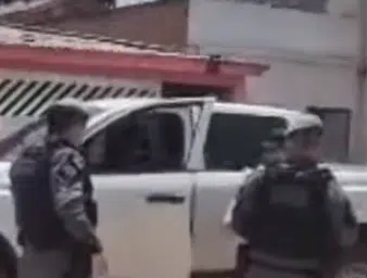 No momento, você está visualizando BOMBA: carro do governo do Amapá é flagrado com material de campanha de Randolfe Rodrigues, VEJA VÍDEO