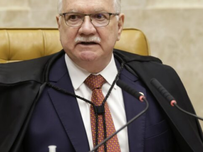 Fachin manda suspender investigações contra ministros do STF