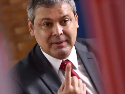 Lindbergh critica campanha de Lula nos bastidores e alerta para risco de derrota
