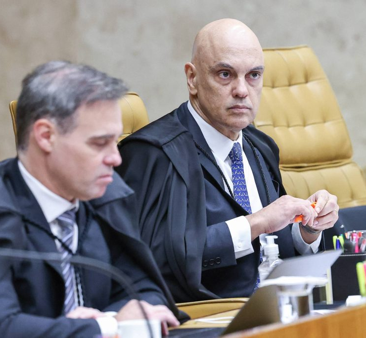 No momento, você está visualizando CRISE NO STF: Ministros ameaçam expor “podres” de toda a Corte se julgamento mirar apenas Alexandre de Moraes